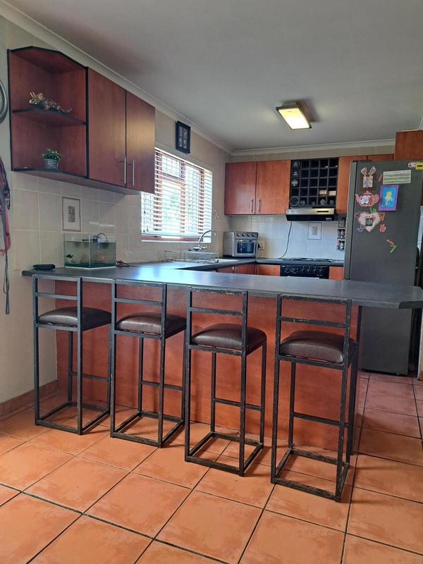 3 Bedroom Property for Sale in Vredekloof East Western Cape